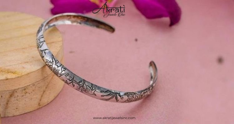 Buying Bulk Silver Jewelry for the First Time? Read This First