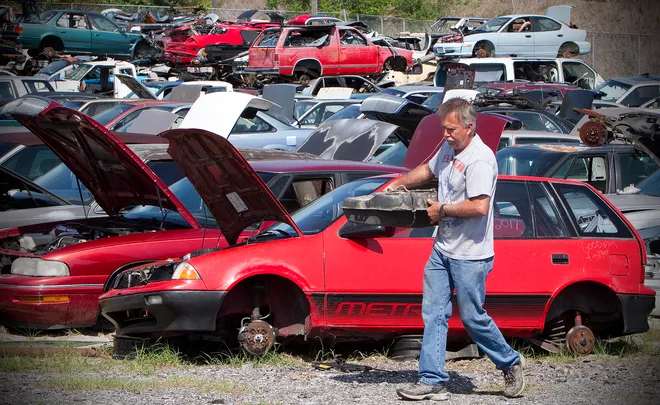 How to Handle Insurance and Registration When Selling Your Car for Cash