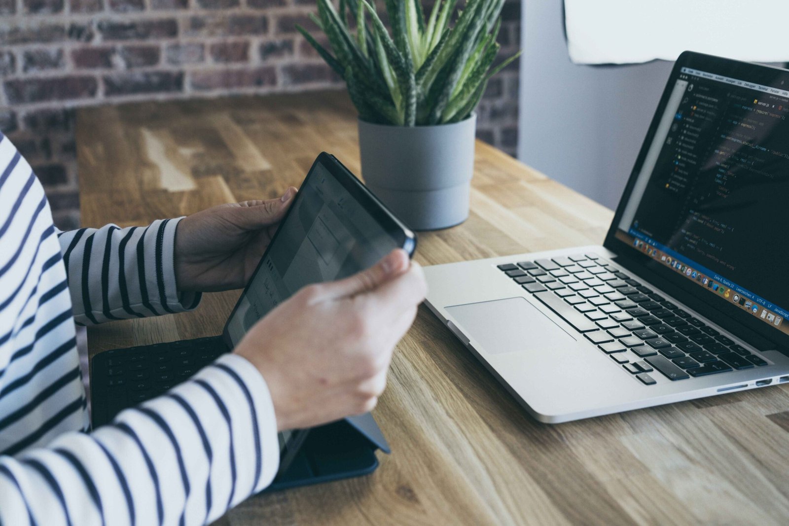 The Ultimate Guide to Responsive and User-Friendly Website Design in 2025
