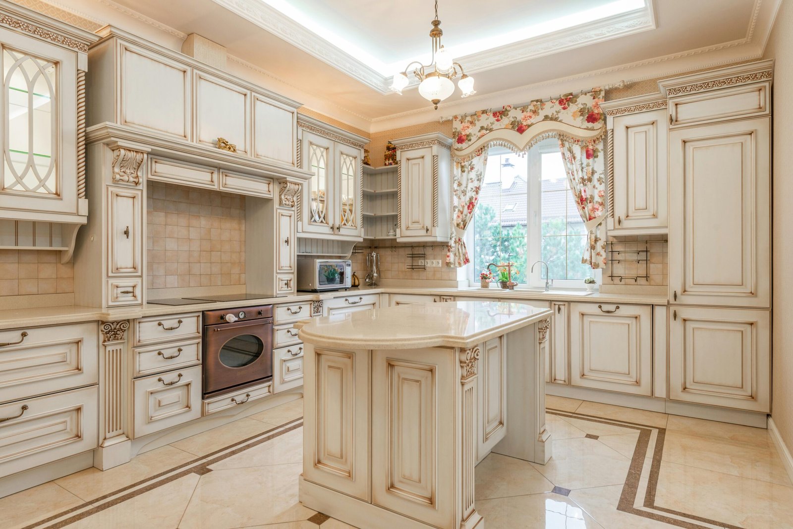 8 Gracious Cabinet Styles That Will Transform Your Kitchen