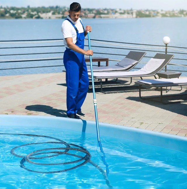 Professional Swimming Pool Cleaners: Make A Wise Choice