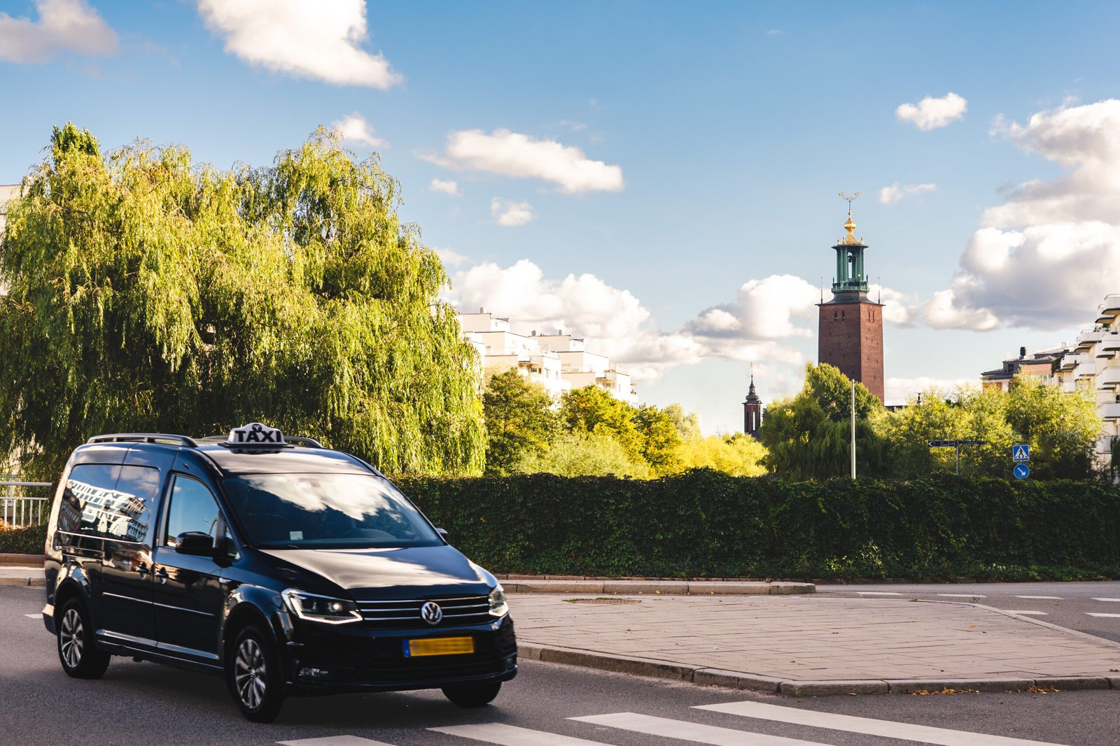Luxury Taxi from Leeds to Manchester Your Premier Travel