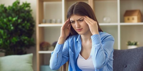 What Is the Difference Between Migraine and Normal Headache? Know the Complete Info from the Top Neurologist in Ghaziabad