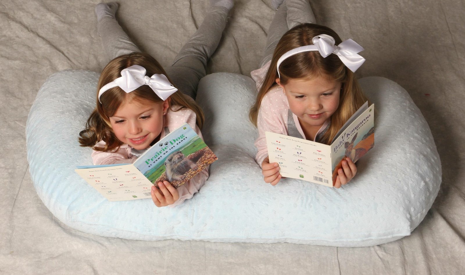 Should Newborn Twin Outfits Always Be Identical?