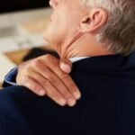 Why Do the Shoulders of the Elderly Become Stiff and Swollen? Know the Reason and Solution from the Shoulder Specialist in Ranchi