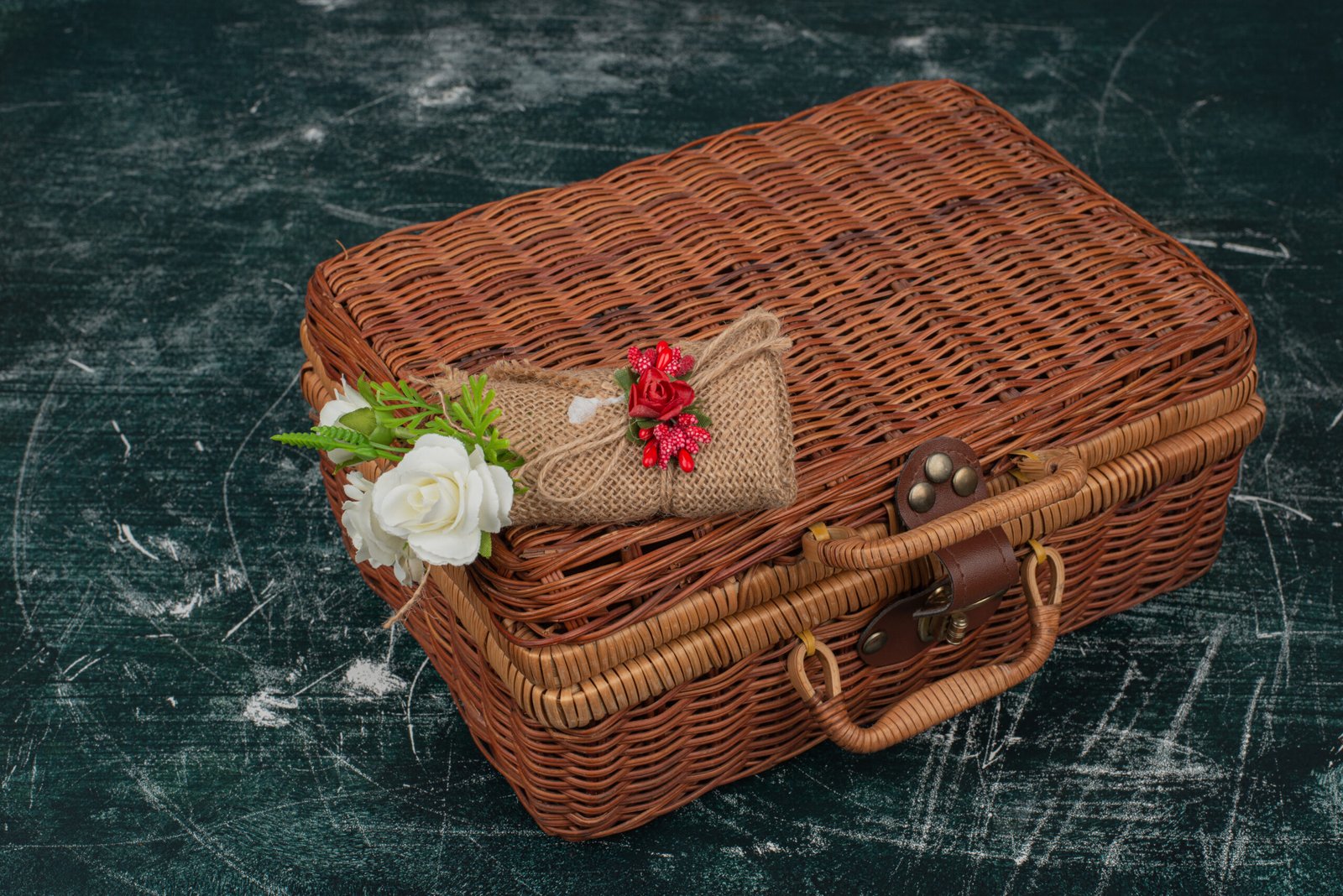 Your 2025 Guide to Finding the Perfect Gift Hamper Basket Near You