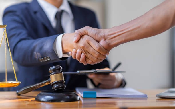 Secure Better Marks with Professional Law Assignment Help