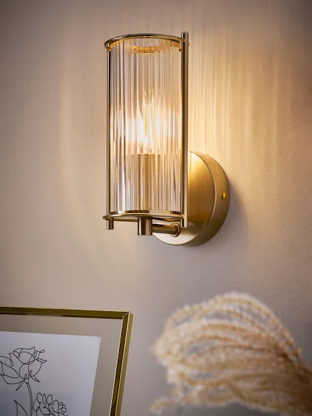 Instant Mood Setters: Switched Wall Lights for Quick Lighting Changes