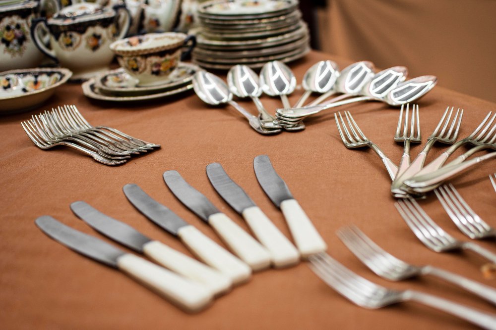 Why Wholesale Restaurant Supplies Are Key to Cutting Costs