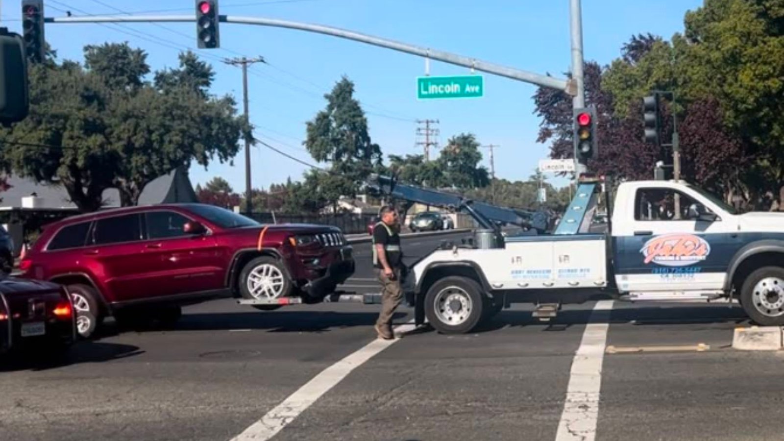 7 Things to Know Before You Call a Tow Truck in Roseville