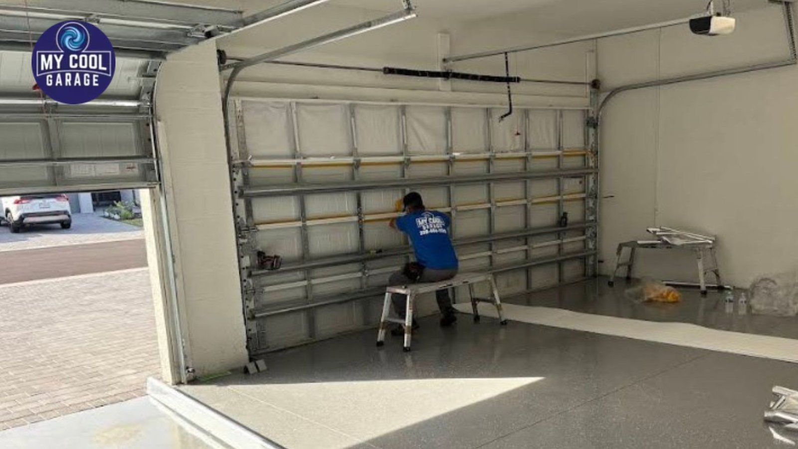 Difference Between Insulated and Non-Insulated Garage Doors in Florida