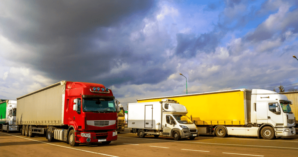 Difference Between FTL and LTL in UAE Land Freight