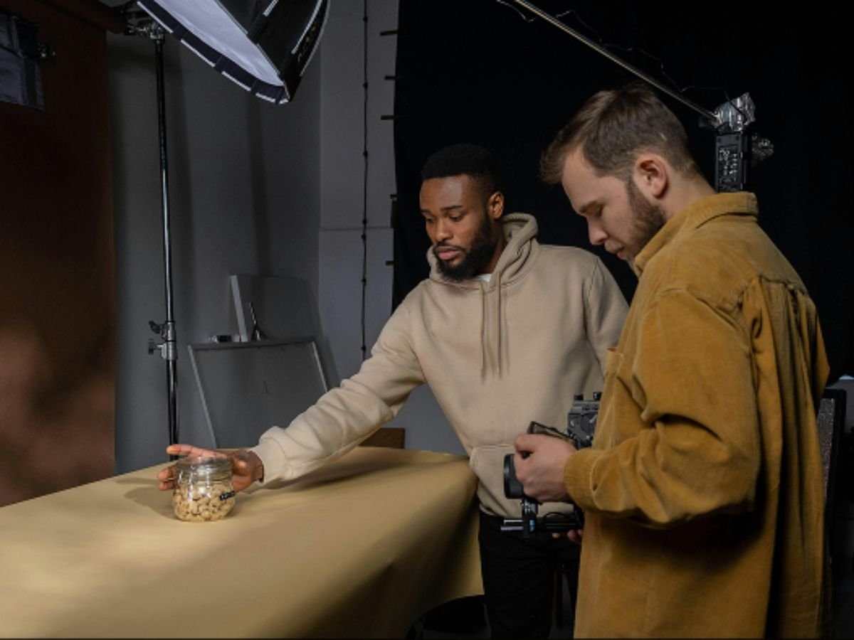 The Role of Product Photography Montreal in Driving E-Commerce Sales
