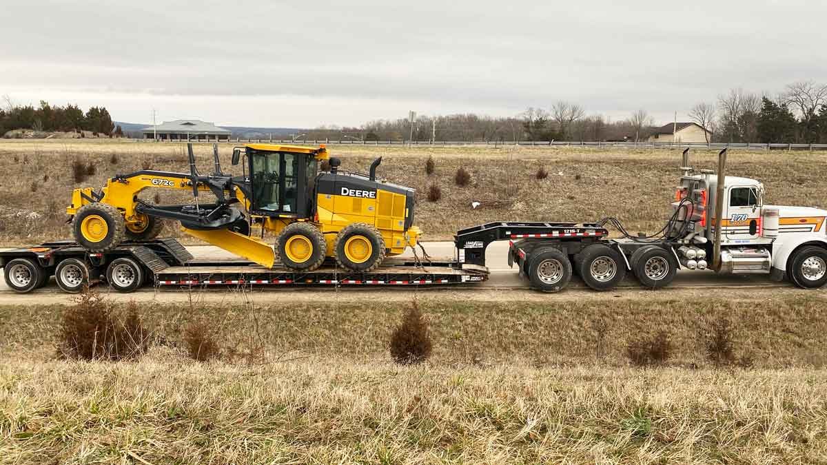 What Are Key Advantages of Heavy Hauling Transportation Today