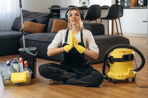 Sparkling Homes with Professional Home Deep Cleaning Service in Dwarka ✨