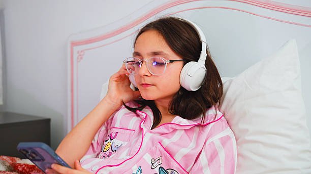 Discover New Connections Online with Pink Video Chat and xmegle.net