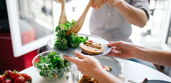 Essential Guide to Choosing the Right Serving Crockery for Every Occasion